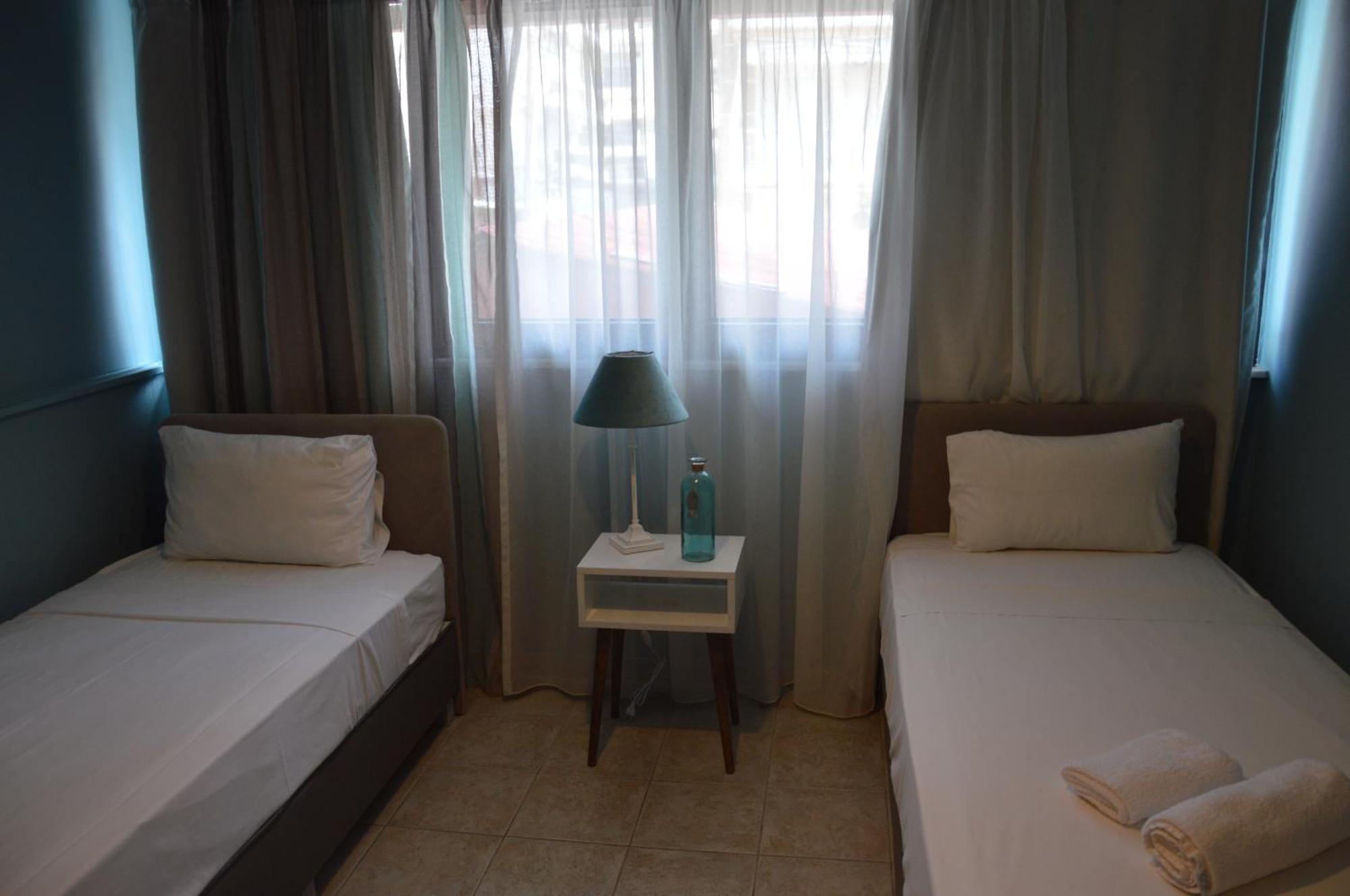 Aqua Mare Sea Side Rooms Nea Kallikrateia Exterior photo