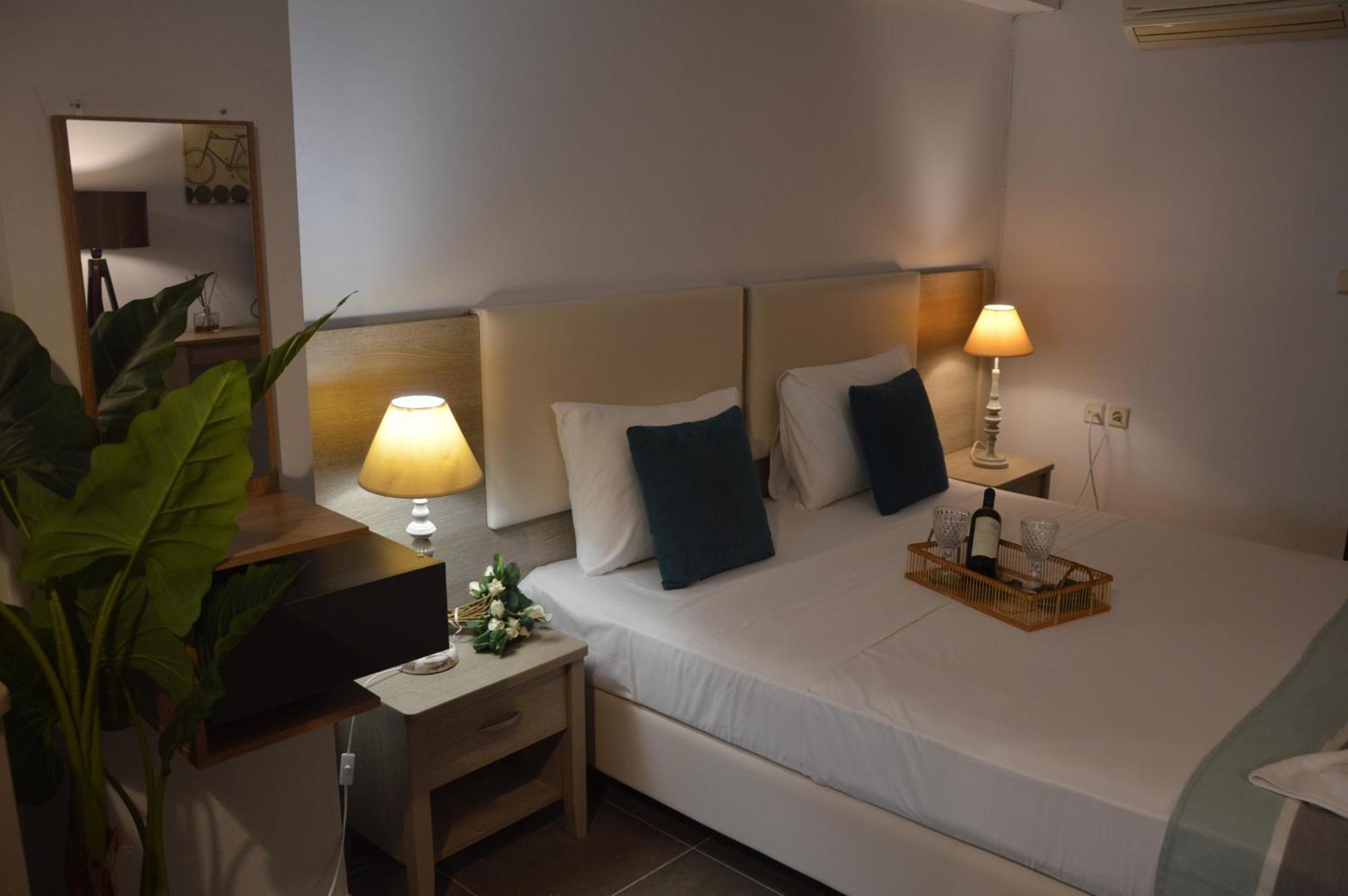 Aqua Mare Sea Side Rooms Nea Kallikrateia Exterior photo