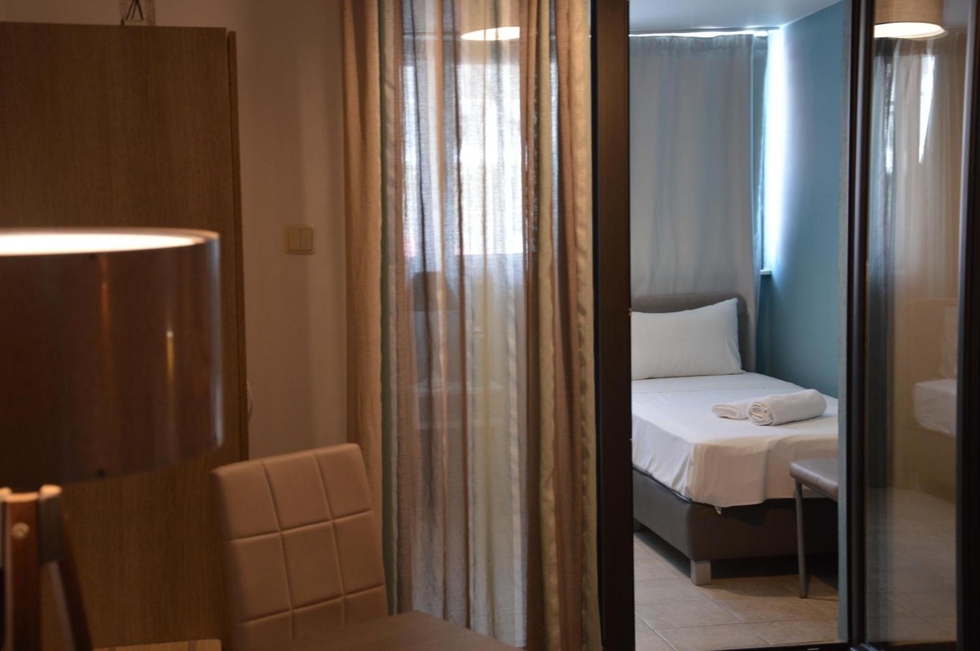 Aqua Mare Sea Side Rooms Nea Kallikrateia Exterior photo