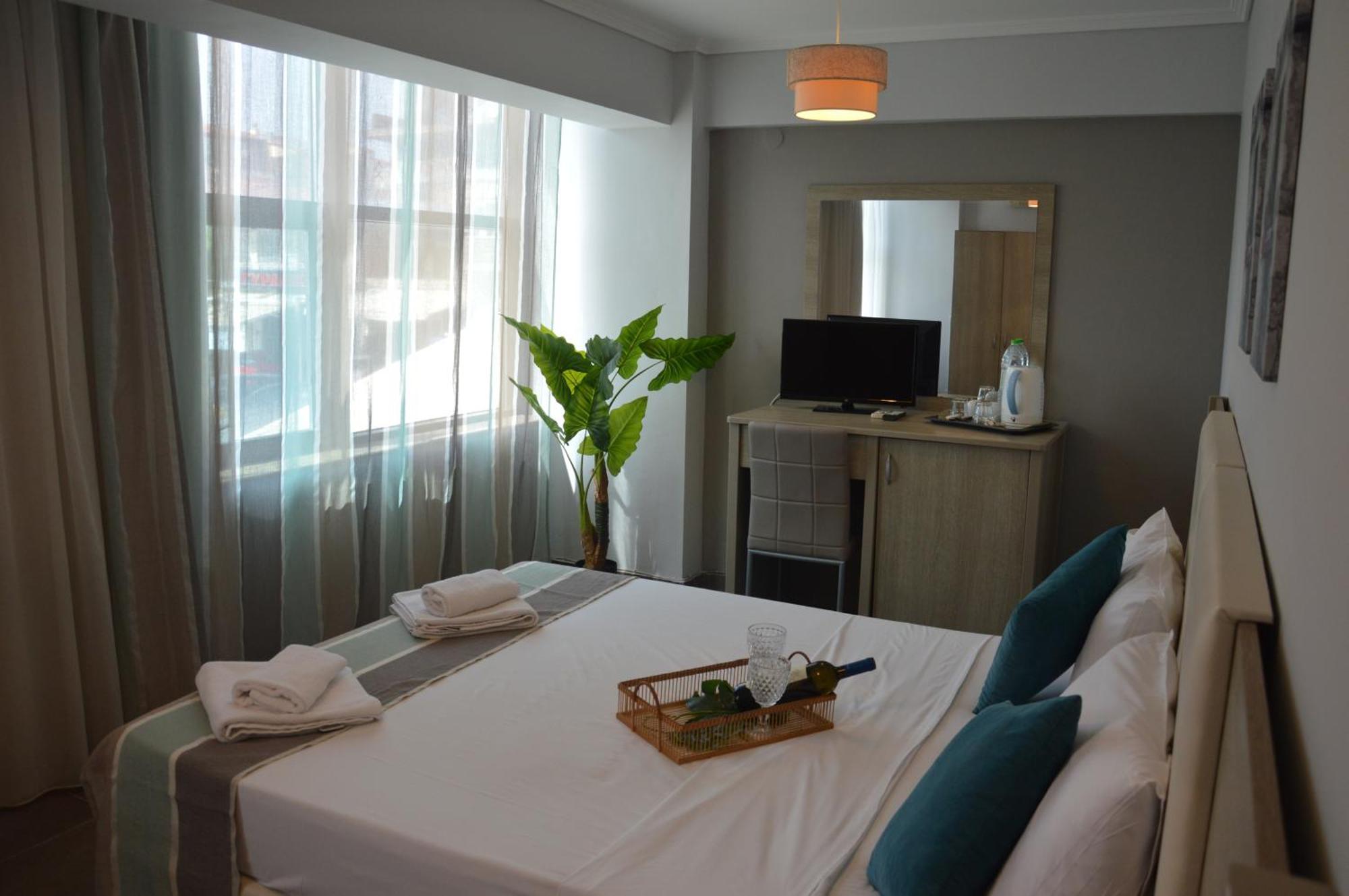 Aqua Mare Sea Side Rooms Nea Kallikrateia Exterior photo